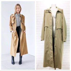 L.L. Bean Tan Long Trench Zip Out Wool Lining Larg